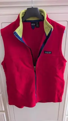 patagonia キッズ フリースベスト 赤 L
