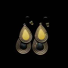 223遺品整理品　ピアス　ゴールド　エスニック系　ドロップ型　ヴィンテージ