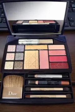 【中古】Dior メイクパレット（アイシャドウ・リップ・チーク・フェイス）