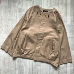 【rivet & surge】リベットアンドサージ 首刺繍 襟なしジャケット Fのサムネイル