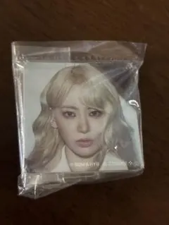 LESSERAFIM サクラ　CRAZY アクリルクリップ　ガチャ　公式