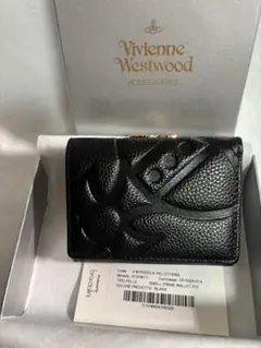 【新品】　vivienne westwood 人気商品　三つ折り財布