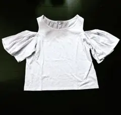 オフショルダー フレアスリーブ Tシャツ Mサイズ ホワイトのサムネイル