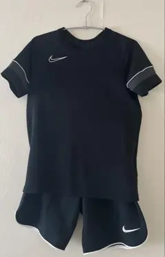 Nike サッカーウェア ブラックキッズＬ　150から160cm上下セット