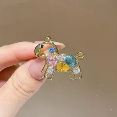 キラキラ輝く 小馬のブローチ カラフルジルコン 華やか 幸運 ポニー かわいいのサムネイル