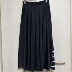 【専用】VALENTINO ブラック フレアスカートのサムネイル