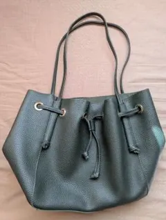 未使用 ショルダーバッグ 巾着　レザー調 トートバッグ　グリーン