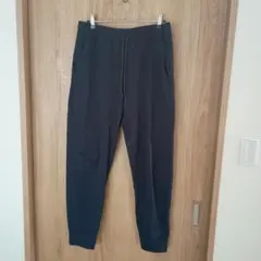 ユニクロ ウルトラストレッチアクティブジョガーパンツ　ネイビーMサイズ