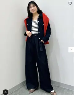 【GU】「ライトデニムベルテッドワイドパンツ」¥2,990（税込）