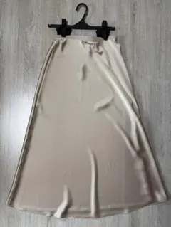 【美品】UNIQLO ナロースカート