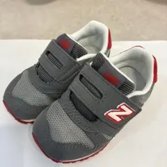 New Balance スニーカー グレー/レッド　13.5