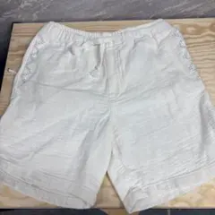 ザラ 刺繍入りホワイトショートパンツ