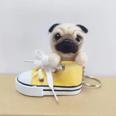 ❤️羊毛フェルト　パグちゃんスニーカーキーホルダー