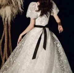 ウェディングドレス フラワー刺繍 Aライン