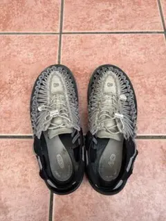 KEEN アウトドアサンダル グレー/ブラック