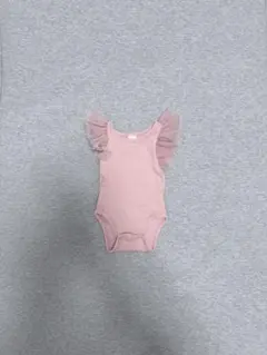 【ベビー/60㎝】フリル付きピンクロンパース