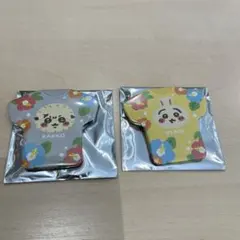 ちいかわ 沖縄　シーサーのおみやげやさん Tシャツ缶バッジ うさぎ　ラッコ