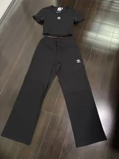 アディダス ジャージ上下セット ブラッククロップドリブ