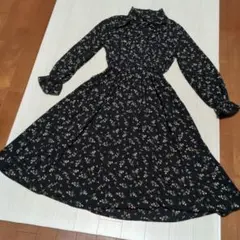 INGNI 花柄 ブラック ワンピース リボンタイ