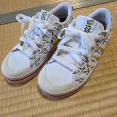 adidas ポケモン スニーカー 19センチのサムネイル