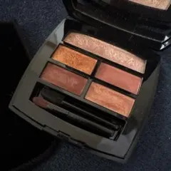 CHANEL アイシャドウ　ゴールデン