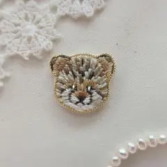 チーターの刺繍ブローチ　ネコ科の動物　野生猫の刺繍ブローチ♡　ハンドメイド