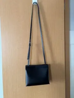 GU ショルダーバッグ　黒