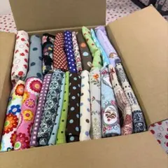 【60サイズ箱いっぱい】ハギレ まとめ売り 20枚以上！ハンドメイド 生地 布