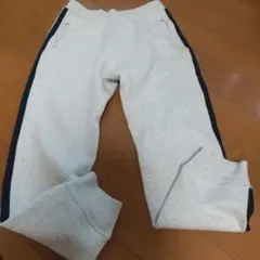 UNIQLO 150サイズ グレー 長ズボン