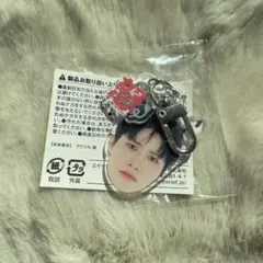 treasure 顔アクキー　ジョンファン　怒