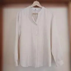 ユニクロ　クリーム色ストライプ長袖シャツ