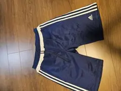 adidas ネイビー ハーフパンツ