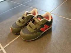 New Balance キッズスニーカー オリーブグリーン/オレンジ　12.5