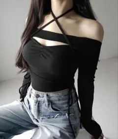 オフショルダー クロスストラップ ブラックトップス