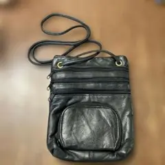 ブラックレザーショルダーバッグ