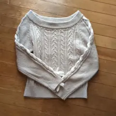 ケーブルニットセーター グレーベージュ