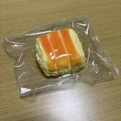 Bubbleland 海外スクイーズ　捏捏　半分のパン クリーム泥