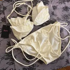 ラヴィジュール水着（ビキニ）セパレートIvoryスパンコール付き定価12980円