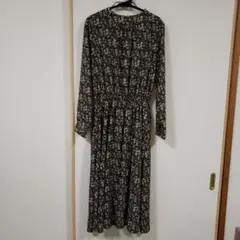 美品　Vis 花柄ロングワンピース