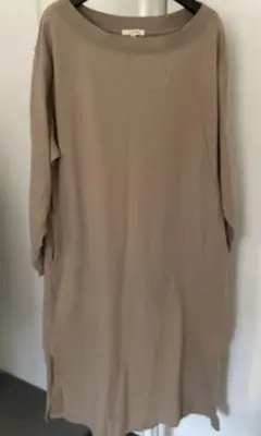 トップス　長袖　ワンピース　ベージュ　スタジオクリップ