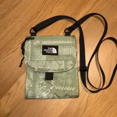 ノースフェイス スマホショルダー　ペイズリー