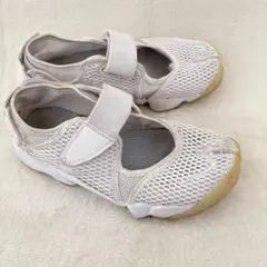 人気✨NIKE AIR RIFT エアリフト ホワイト 足袋スニーカー 24cm