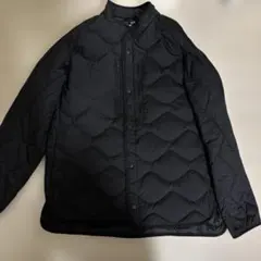 【美品】ユニクロホワイトマウンテニアリング　リサイクルハイブリッドダウン