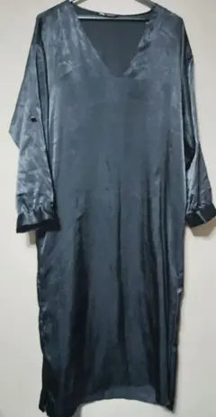 【ZARA】ブラック Vネック ロングワンピース