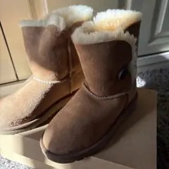 UGG Bailey Button 5891 ブラウン K2サイズ　美品です