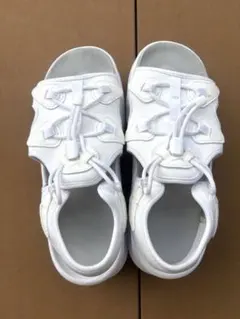 ナイキ ウィメンズ エアマックス ココ サンダル スニーカー ホワイト 23cm