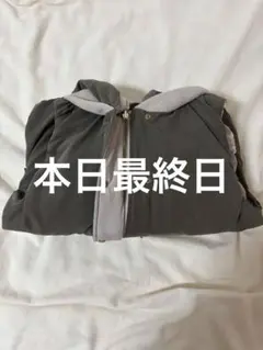 フード付き ダウンベスト