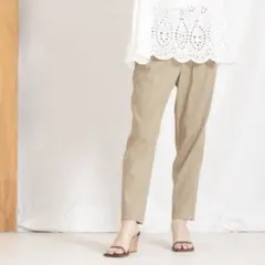 新品〉シワリーフルイド タック イージー パンツ グレー 26SS 洗える