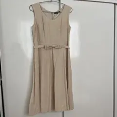 anyFAM ノースリーブワンピース　光沢ベージュ　入学式のサムネイル