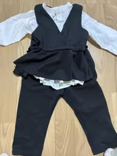 黒のペプラムデザインフォーマルスーツ